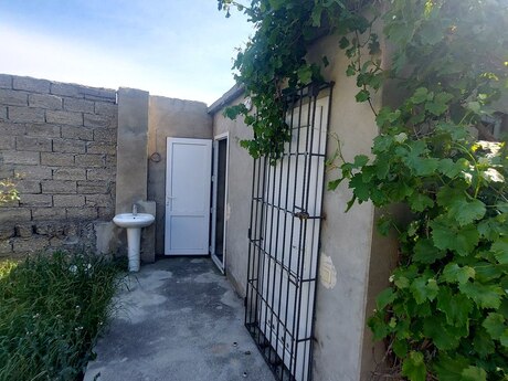 1 otaqlı həyət evi/bağ evi - Həzi Aslanov q. - 45 m²