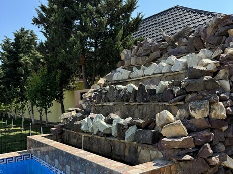 5 otaqlı həyət evi/bağ evi - Hövsan q. - 300 m²