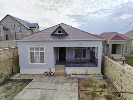 4 otaqlı həyət evi/bağ evi - Novxanı q. - 130 m²