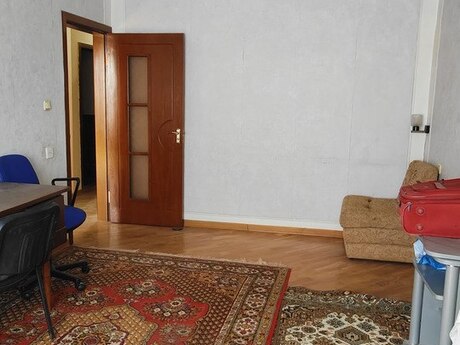 3 otaqlı köhnə tikili - Xətai r. - 80 m²