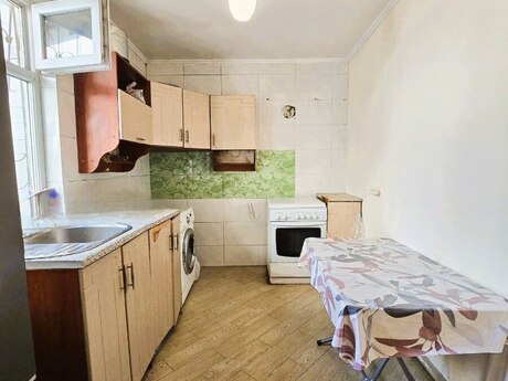 4 otaqlı həyət evi/bağ evi - Keşlə q. - 100 m²