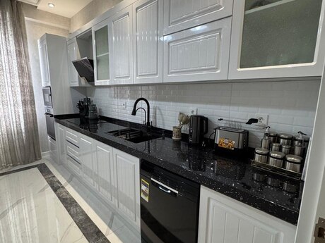 Elan №6116558 - Bakı, Ağ şəhər q., 3 otaqlı, 130 m², 8/16 mərtəbə