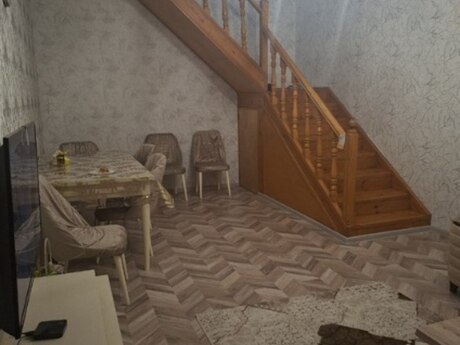 4 otaqlı həyət evi/bağ evi - Qaraçuxur q. - 100 m²