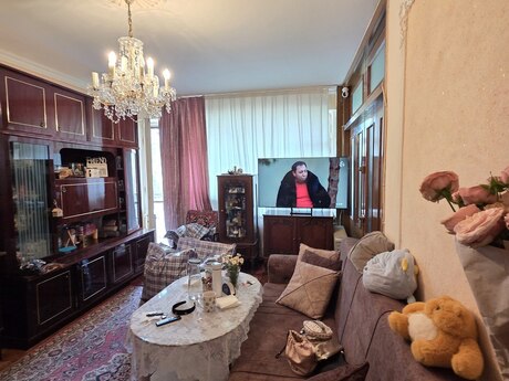 2 otaqlı köhnə tikili - İnşaatçılar m. - 55 m²