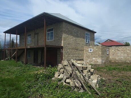 5 otaqlı həyət evi/bağ evi - Şamaxı - 140 m²