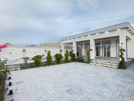 4 otaqlı həyət evi/bağ evi - Şüvəlan q. - 170 m²
