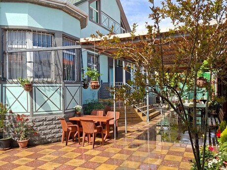 4 otaqlı həyət evi/bağ evi - Pirşağı q. - 182 m²