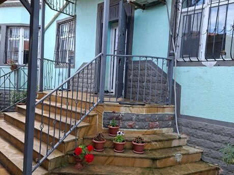 4 otaqlı həyət evi/bağ evi - Pirşağı q. - 182 m²