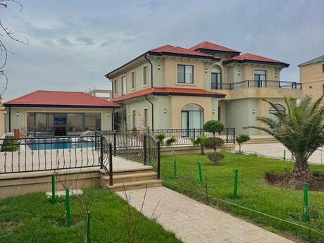 5 otaqlı həyət evi/bağ evi - Şüvəlan q. - 450 m²