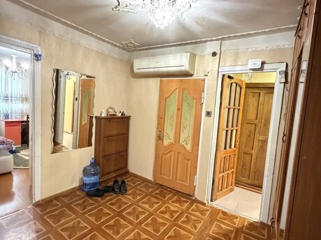 4 otaqlı köhnə tikili - Neftçilər m. - 100 m²