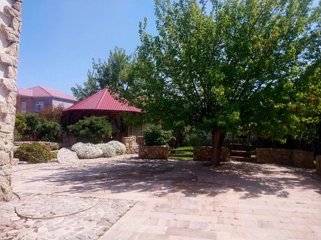 5 otaqlı həyət evi/bağ evi - Mərdəkan q. - 350 m²