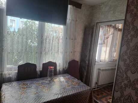 2 otaqlı köhnə tikili - İnşaatçılar m. - 50 m²