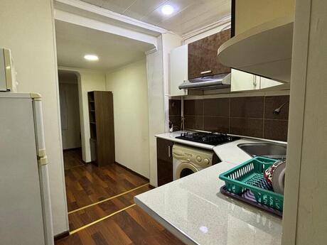 2 otaqlı köhnə tikili - Elmlər Akademiyası m. - 60 m²