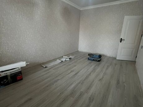3 otaqlı köhnə tikili - Massiv D q. - 65 m²