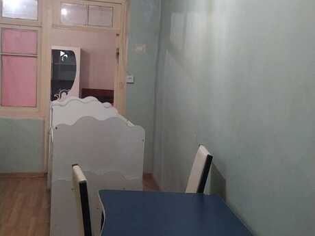 2 otaqlı həyət evi/bağ evi - İnşaatçılar m. - 80 m²