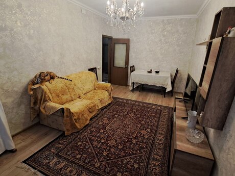 4 otaqlı köhnə tikili - Əhmədli m. - 82 m²