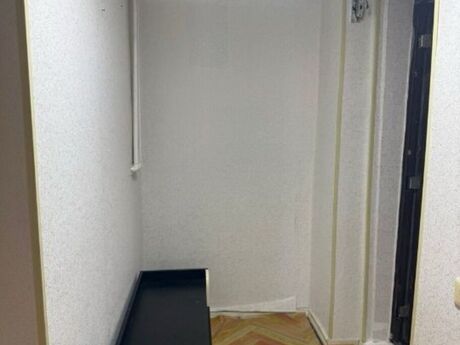 2 otaqlı köhnə tikili - İnşaatçılar m. - 50 m²