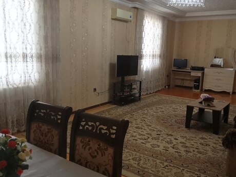4 otaqlı həyət evi/bağ evi - Badamdar q. - 140 m²