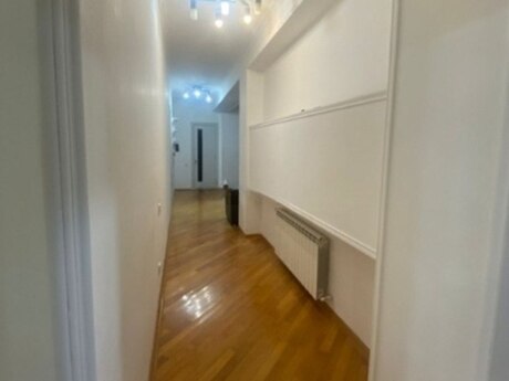 3 otaqlı yeni tikili - 28 May m. - 140 m²