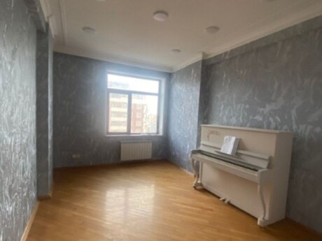 3 otaqlı yeni tikili - 28 May m. - 140 m²