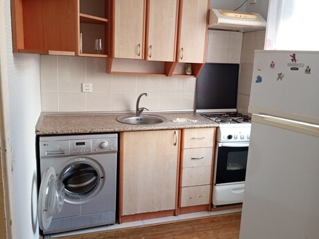 2 otaqlı köhnə tikili - Memar Əcəmi m. - 50 m²