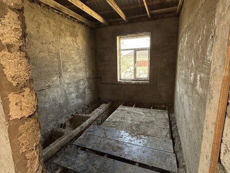 2 otaqlı həyət evi/bağ evi - Binə q. - 70 m²