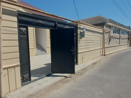4 otaqlı həyət evi/bağ evi - Biləcəri q. - 100 m²