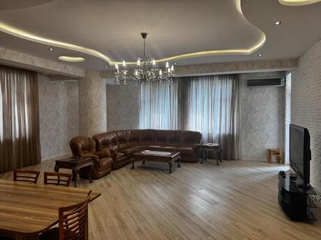 Obyekt - 28 May m. - 220 m²