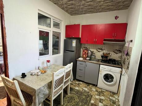 1 otaqlı həyət evi/bağ evi - Binəqədi q. - 45 m²