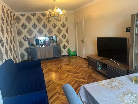 2-комн. вторичка - м. Элмляр Академиясы - 55 м²