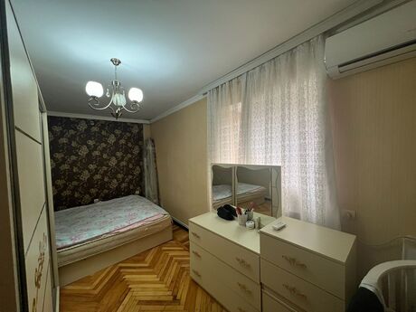 2-комн. вторичка - м. Элмляр Академиясы - 55 м²