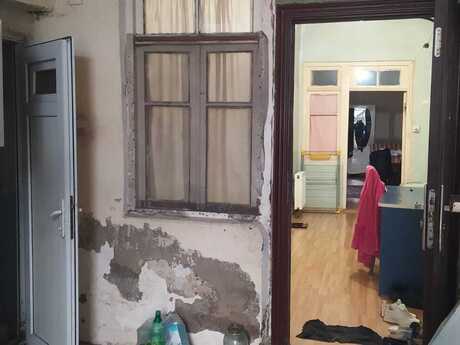 2 otaqlı həyət evi/bağ evi - İnşaatçılar m. - 80 m²