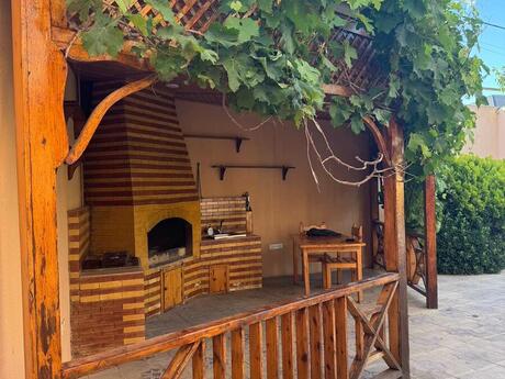 5 otaqlı həyət evi/bağ evi - Mərdəkan q. - 300 m²
