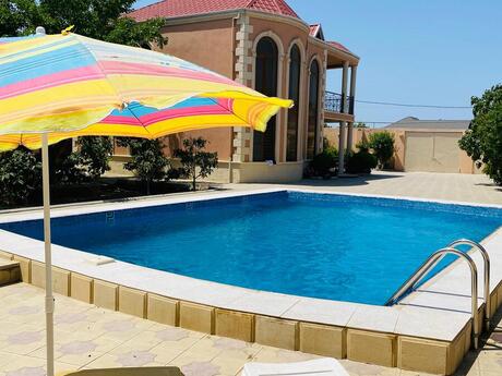5 otaqlı həyət evi/bağ evi - Mərdəkan q. - 300 m²