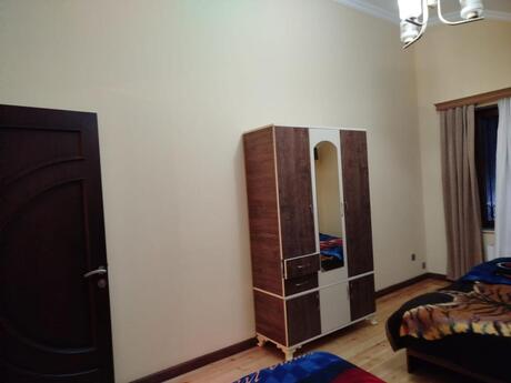 6 otaqlı həyət evi/bağ evi - Şüvəlan q. - 250 m²