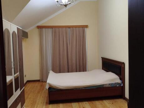 6 otaqlı həyət evi/bağ evi - Şüvəlan q. - 250 m²