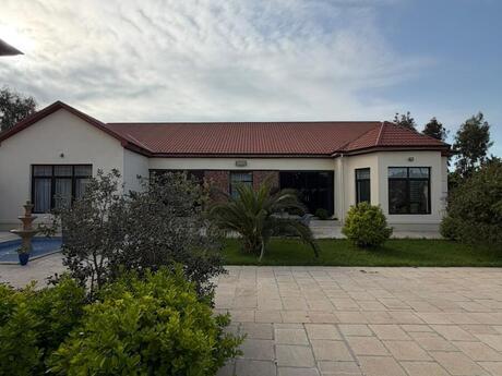 6 otaqlı həyət evi/bağ evi - Şüvəlan q. - 330 m²