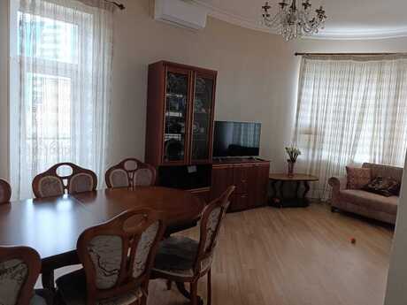 3 otaqlı köhnə tikili - Nəriman Nərimanov m. - 55 m²