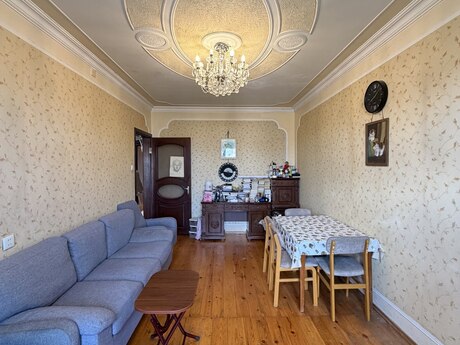 2 otaqlı köhnə tikili - Bakıxanov q. - 60 m²