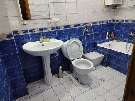 2 otaqlı köhnə tikili - Əhmədli m. - 56 m²