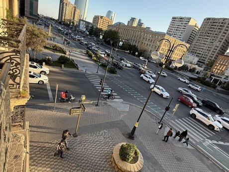 3 otaqlı köhnə tikili - Şah İsmayıl Xətai m. - 90 m²