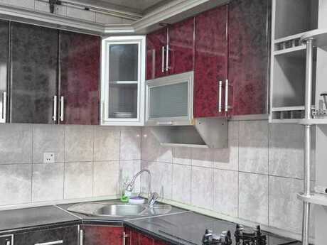 2 otaqlı köhnə tikili - Azadlıq Prospekti m. - 65 m²