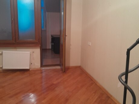 2 otaqlı köhnə tikili - Azadlıq Prospekti m. - 65 m²