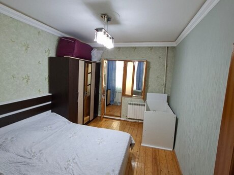 2 otaqlı köhnə tikili - İnşaatçılar m. - 70 m²