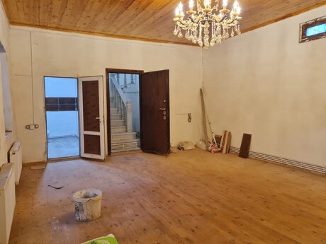 2 otaqlı həyət evi/bağ evi - Novxanı q. - 133 m²