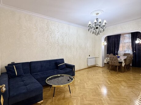 3 otaqlı köhnə tikili - 8 Noyabr m. - 100 m²