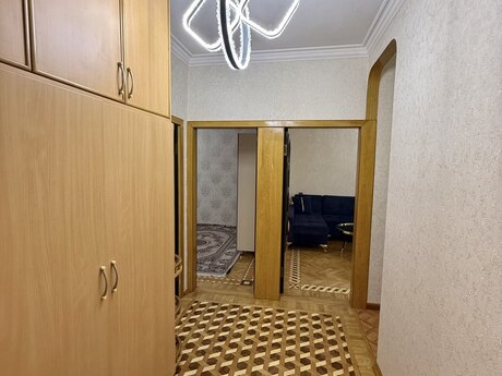 3 otaqlı köhnə tikili - 8 Noyabr m. - 100 m²