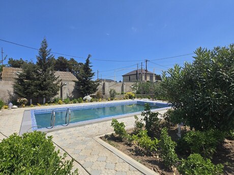 5 otaqlı həyət evi/bağ evi - Mərdəkan q. - 200 m²