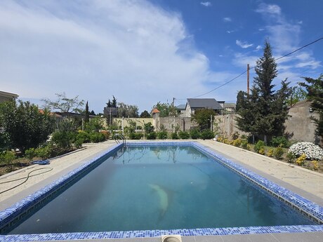 5 otaqlı həyət evi/bağ evi - Mərdəkan q. - 200 m²