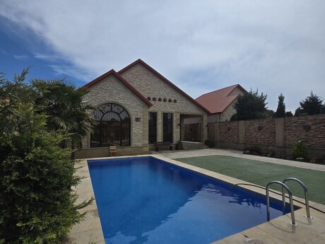 4 otaqlı həyət evi/bağ evi - Mərdəkan q. - 200 m²